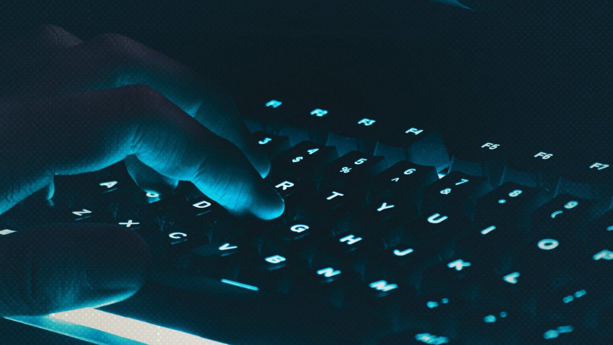 Inicio ¿Qué hacen los cibercriminales con la información que roban?